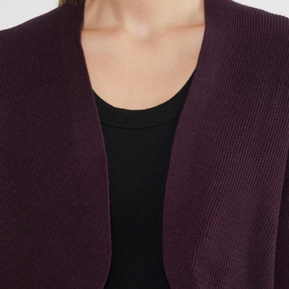 Aritzia - Picture 4 of 5